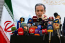Menteri Luar Negeri Iran Abbas Araghchi berbicara kepada pers setelah bertemu dengan para pejabat Suriah di Kedutaan Besar Iran di Damaskus pada 5 Oktober 2024. Ia turut mengeluarkan peringatan apabila Israel membalas serangan rudal Iran.
© AFP/LOUAI BESHARA