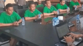 Choirul Anam memantau pemeriksaan, Jumat (29/8/2025) kepada tujuh anggota Brimob Polda Metro yang melindas Affan Kurniawan di Bidpropam Polri. Foto: Instagram/ @divisipropampolri