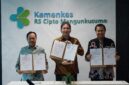 Keterangan Foto (kiri ke kanan) 
- dr. Supriyanto, Sp.B, FINACS, M.Kes (Direktur Utama RSCM)
- Djagad Prakasa Dwialam (Direktur Utama PT Kimia Farma Tbk)
- dr. H. Rachim Dinata Marsidi, Sp.B., FINAC., M.Kes (Direktur Utama RSHS)