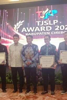 Pegadaian Jawa Barat Raih TJSLP Award 2025, Bupati Cirebon Apresiasi Kontribusi Nyata Pembangunan Daerah