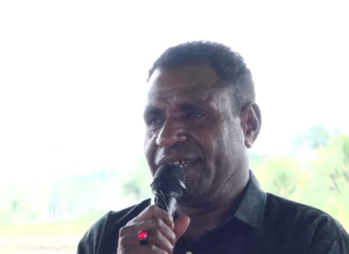 Reinardus Ndiken, pemilik hak ulayat dari Marga Ndiken di Kampung Isano Mbias, Distrik Tanah Miring (Foto:kementan)