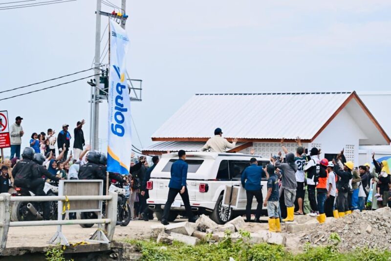 Presiden Prabowo Kunjungi Karawang, Hadiri Panen Raya dan Umumkan Swasembada Pangan Nasional 2025 (Foto:setneg)