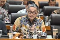 Anggota Komisi VII DPR RI Putra Nababan dalam Rapat Kerja Komisi VII DPR RI dengan Menteri Perindustrian di Gedung Nusantara I, Senayan, Jakarta, Senin (26/1/2026). Foto : Farhan/Andri