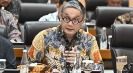 Anggota Komisi VII DPR RI Putra Nababan dalam Rapat Kerja Komisi VII DPR RI dengan Menteri Perindustrian di Gedung Nusantara I, Senayan, Jakarta, Senin (26/1/2026). Foto : Farhan/Andri