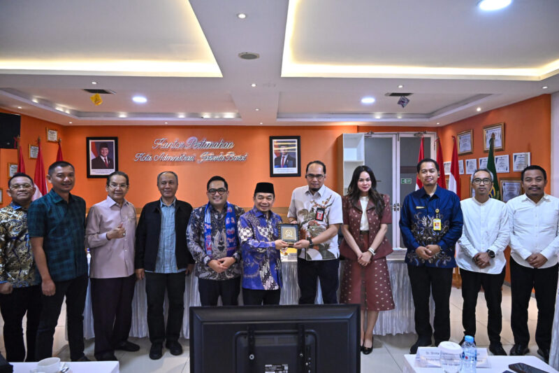 Ketua Komisi II DPR RI M. Rifqinizamy Karsayuda saat memimpin kunjungan kerja spesifik Komisi II DPR RI ke Kantor Wilayah ATR-BPN Jakarta Barat dan Jakarta Timur, Kamis (15/01/2026). Foto : Ndy/Andri