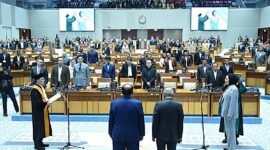 Wakil Ketua DPR Saan Mustopa memimpin Rapat paripurna DPR menetapkan Sari Yuliati sebagai Wakil Ketua DPR Fraksi Golkar pengganti Adies Kadir masa jabatan 2024-2029 di Kompleks Parlemen, Senayan, Jakarta, Selasa (27/1/2026). Foto : Jaka/Andri