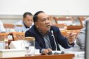 Anggota Komisi VIII DPR RI, Aprozi Alam, dalam Rapat Kerja Komisi VIII DPR RI dengan Kepala BPJPH, Senin (9/2/2026). Foto: Arief/Karisma