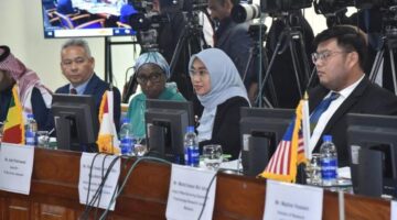 Gambar : Perwakilan Bio Farma, Astri Rahmawati (ke-2 dari kanan) menjadi salah satu narasumber pada kegiatan 4th Meeting of the OIC Vaccine Manufacturers Group