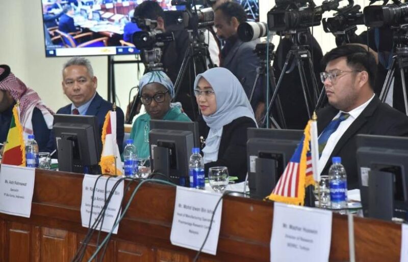 Gambar : Perwakilan Bio Farma, Astri Rahmawati (ke-2 dari kanan) menjadi salah satu narasumber pada kegiatan 4th Meeting of the OIC Vaccine Manufacturers Group