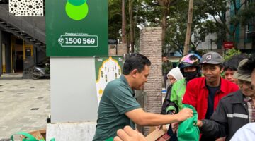 Pegadaian Kanwil X Jabar Bagikan 1.200 Paket Takjil Ramadan di Kota Bandung