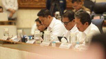 Rabu, 4 Februari 2026 08:50:20 Zaki