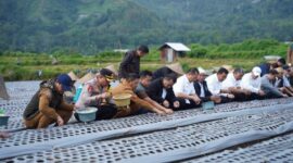 Mentan Amran Tanam Bawang Putih di Sembalun, Target Swasembada dan Hentikan Impor 3–4 Tahun (Foto:kementan)