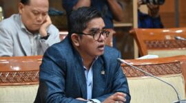 Anggota Komisi III DPR RI, Nasyirul Falah Amru, dalam Rapat Dengar Pendapat Umum Komisi III DPR RI bersama Keluarga ABK Batam Fandi Ramadhan beserta Kuasa Hukum Fandi Ramadhan, Hotman Paris, di Gedung Nusantara I, Senayan, Jakarta, Kamis (26/2/2026). Foto: Griffin/Karisma