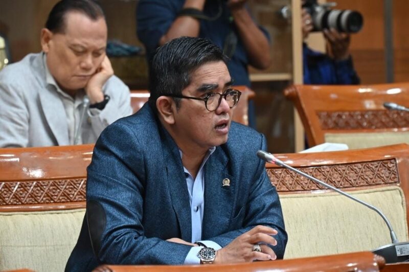 Anggota Komisi III DPR RI, Nasyirul Falah Amru, dalam Rapat Dengar Pendapat Umum Komisi III DPR RI bersama Keluarga ABK Batam Fandi Ramadhan beserta Kuasa Hukum Fandi Ramadhan, Hotman Paris, di Gedung Nusantara I, Senayan, Jakarta, Kamis (26/2/2026). Foto: Griffin/Karisma