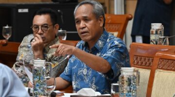 Anggota Komisi III DPR RI, Benny K Harman dalam Rapat Dengar Pendapat (RDP) dan Rapat Dengar Pendapat Umum (RDPU) bersama unsur kejaksaan dan pihak terkait di Jakarta, Kamis (2/4/2026). Foto : dpr.go.id