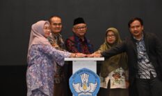 PJJ Pendidikan Menengah Diluncurkan, Kemendikdasmen Targetkan 3.500 Anak Tidak Sekolah Kembali Belajar