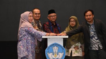 PJJ Pendidikan Menengah Diluncurkan, Kemendikdasmen Targetkan 3.500 Anak Tidak Sekolah Kembali Belajar