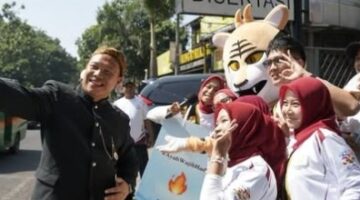 Peringati HARGANAS ke-33, BKKBN Jabar Gaungkan Pesan “Ayah Wajib Hadir” Lewat Street Campaign di Kota Bandung