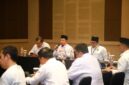 Direktur Pesantren Kemenag Basnang Said (pemegang mic).