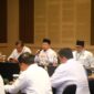 Direktur Pesantren Kemenag Basnang Said (pemegang mic).
