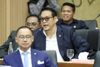 Anggota Komisi XII DPR RI, Yulian Gunhar, dalam Rapat Kerja Komisi XII DPR RI bersama Menteri ESDM Bahlil Lahadalia di Kompleks Parlemen, Senayan, Jakarta, Senin (31/8/2026). Foto: Arifman/Karisma