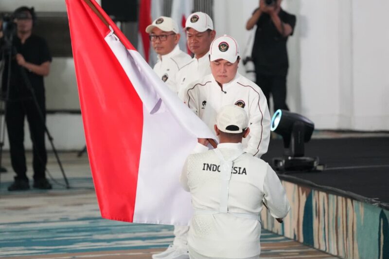 Atlet basket Dewa Ayu Made Sriartha Kusuma Dewi dan atlet karate Daniel Hutapea dipercaya menjadi flag bearer atau pembawa bendera Merah Putih pada Opening Ceremony Asian Games Aichi-Nagoya 2026. (dok. Herry/Kemenpora)