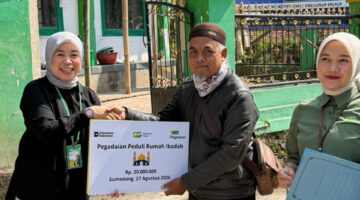 Pegadaian Salurkan Bantuan Rp20 Juta untuk Renovasi Masjid di Sumedang
