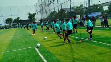 Coaching Clinic D Tarumanegara Karawang Hadirkan Legenda Persib, Bidik Bibit Pesepak Bola Potensial