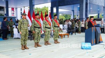 Panglima TNI Jenderal Agus Subiyanto melaksanakan geladi bersih perayaan HUT ke-81 TNI di Lapangan Prima Mabes TNI, Cilangkap, Jakarta Timur, Sabtu (2/10/2026).
© Puspen TNI